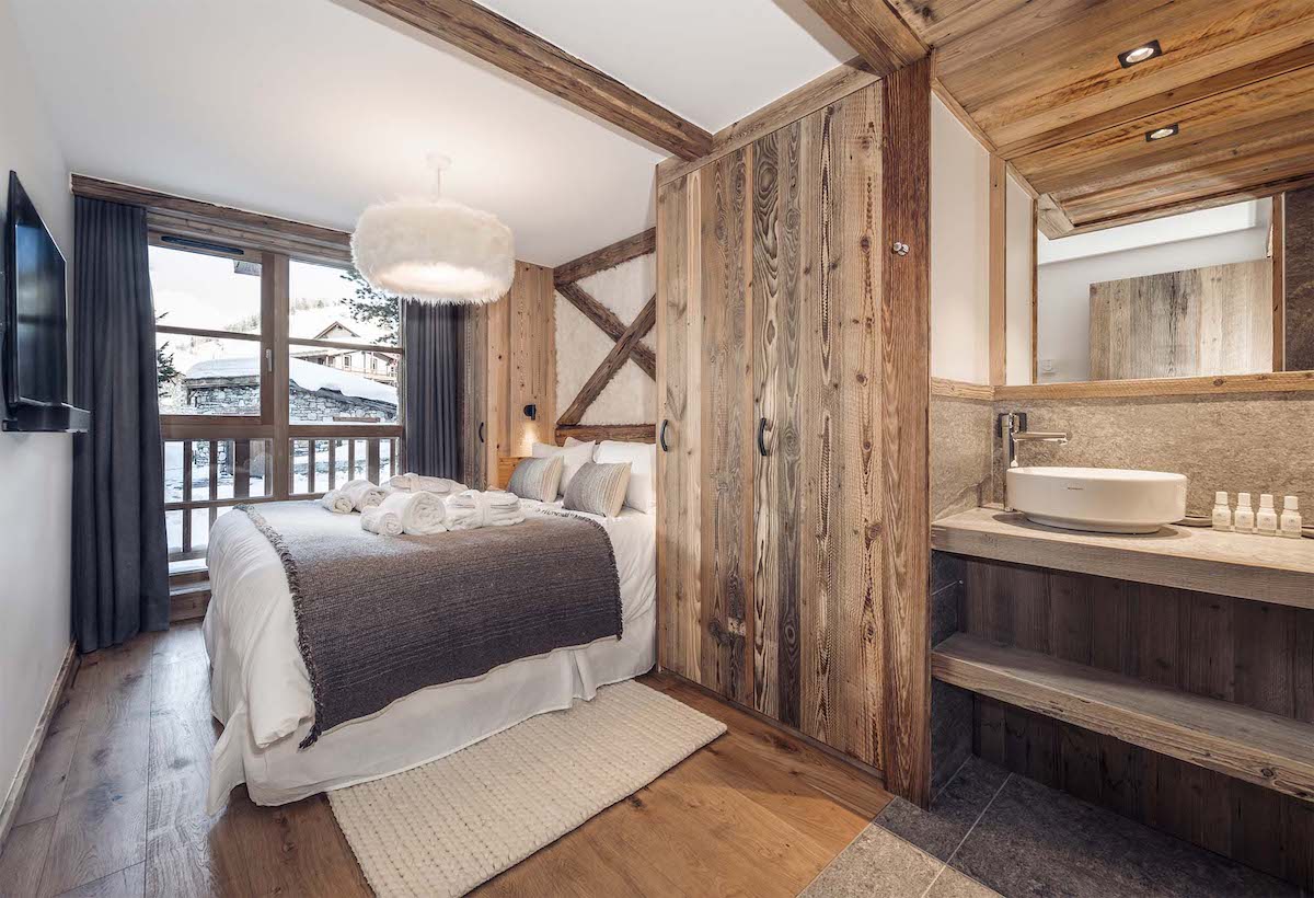 Chalet Image