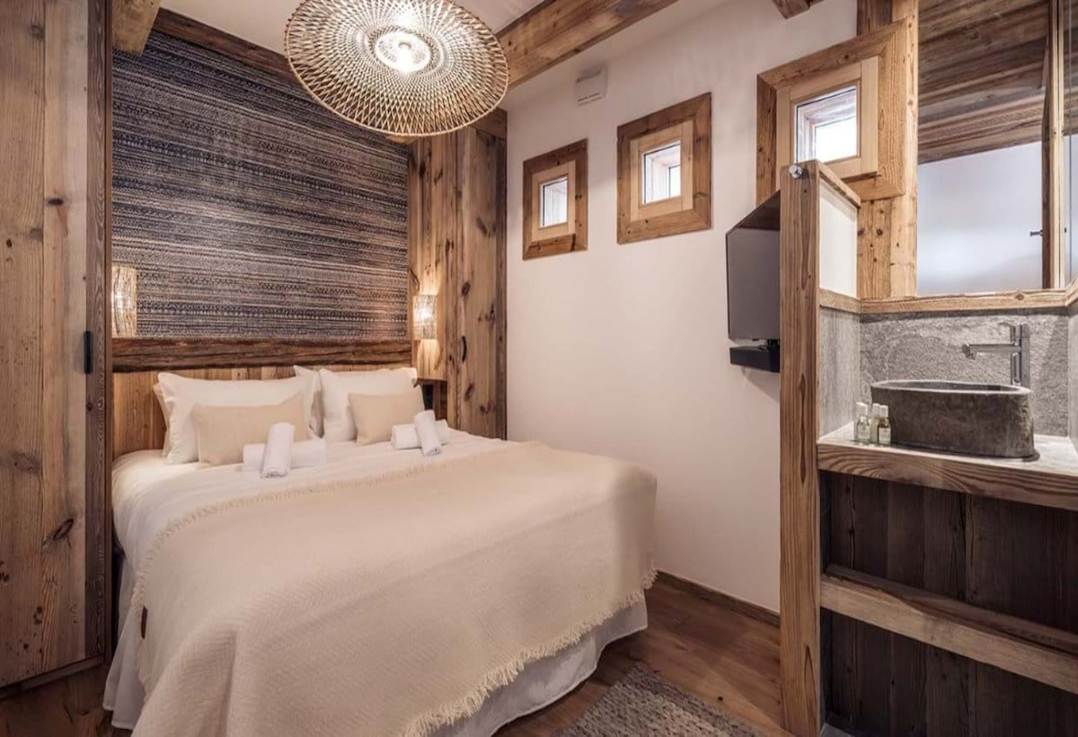 Chalet Image