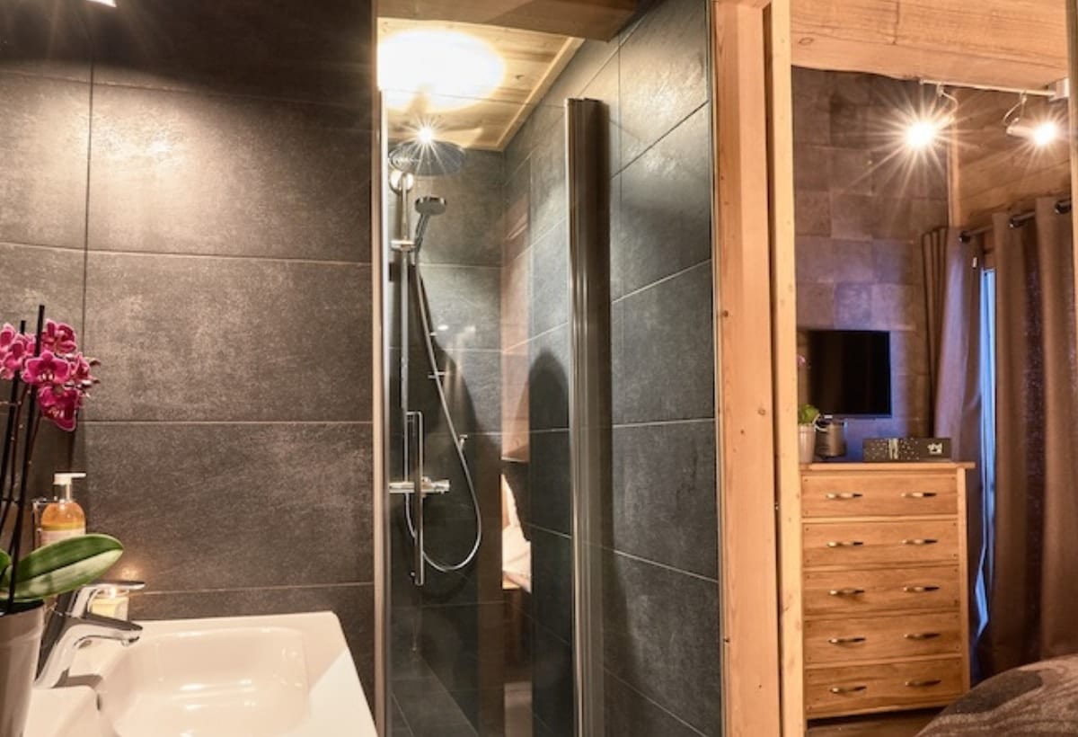 Chalet Image